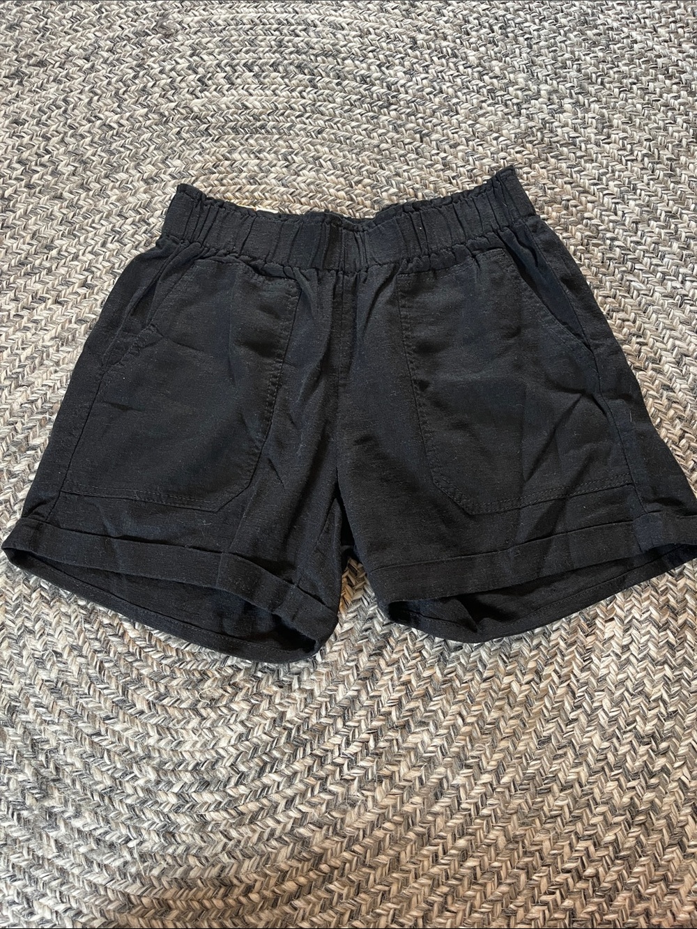 Briggs New York Black Elastic-Waist Pull-On Shorts with Front Pockets